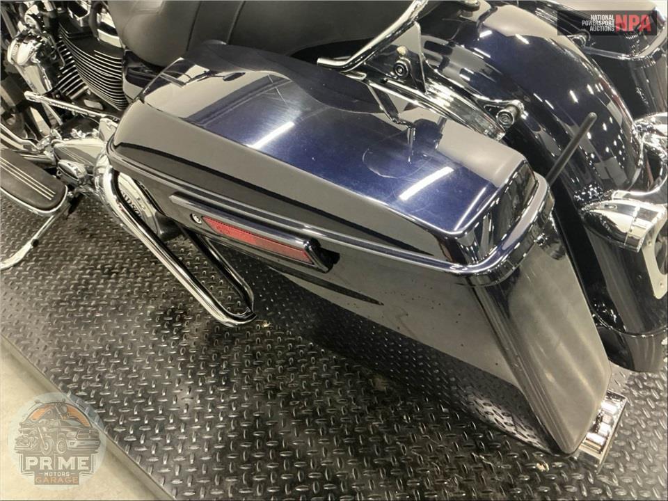 2019 Harley-Davidson FLHX STREET GLIDE — фото 17
