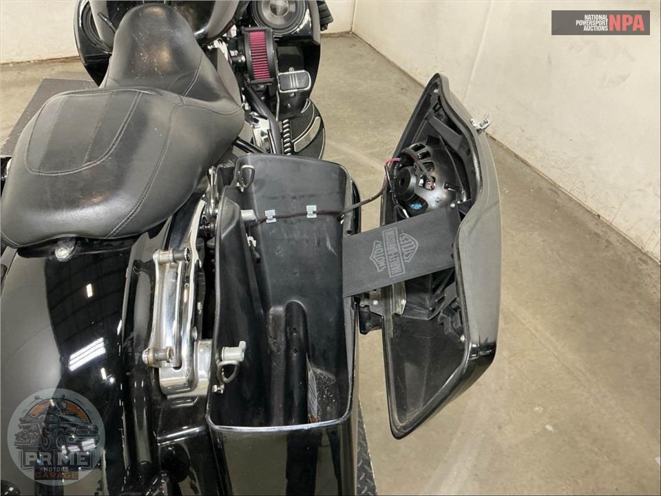 2017 Harley-Davidson FLHX STREET GLIDE — фото 33
