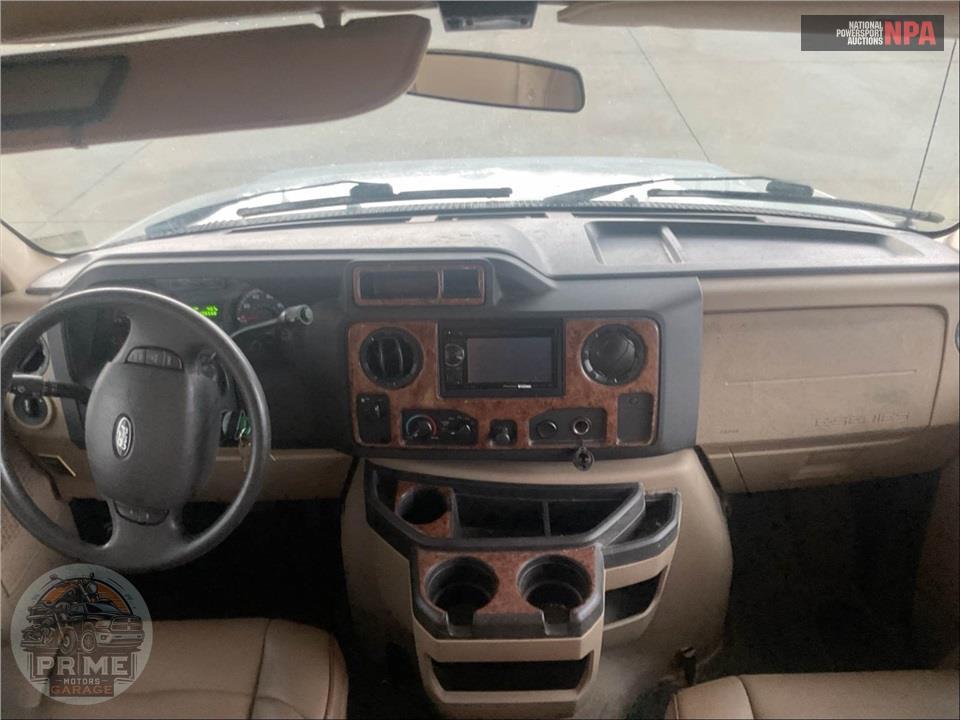 2013 Thor Motor Coach M-31L E450-V10 - CHATEAU SERIES — фото 18