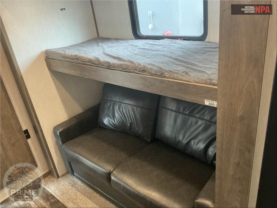 2021 Sabre By Forest River M-38DBQ - FIFTH WHEEL SERIES — фото 32