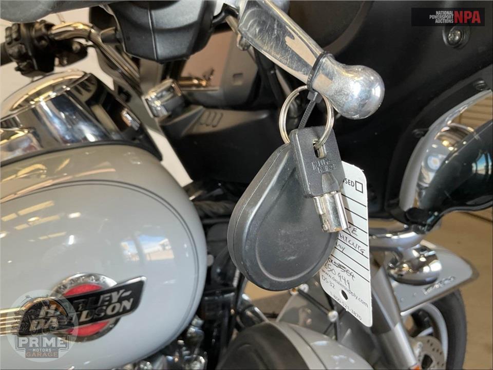 2024 Harley-Davidson FLHTCUTG TRI GLIDE ULTRA CLASSIC — фото 10