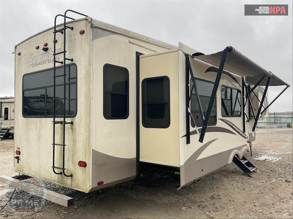 2019 Palomino By Forest River M-383FBC - COMPASS FIFTH WHEEL SERIES — фото 4