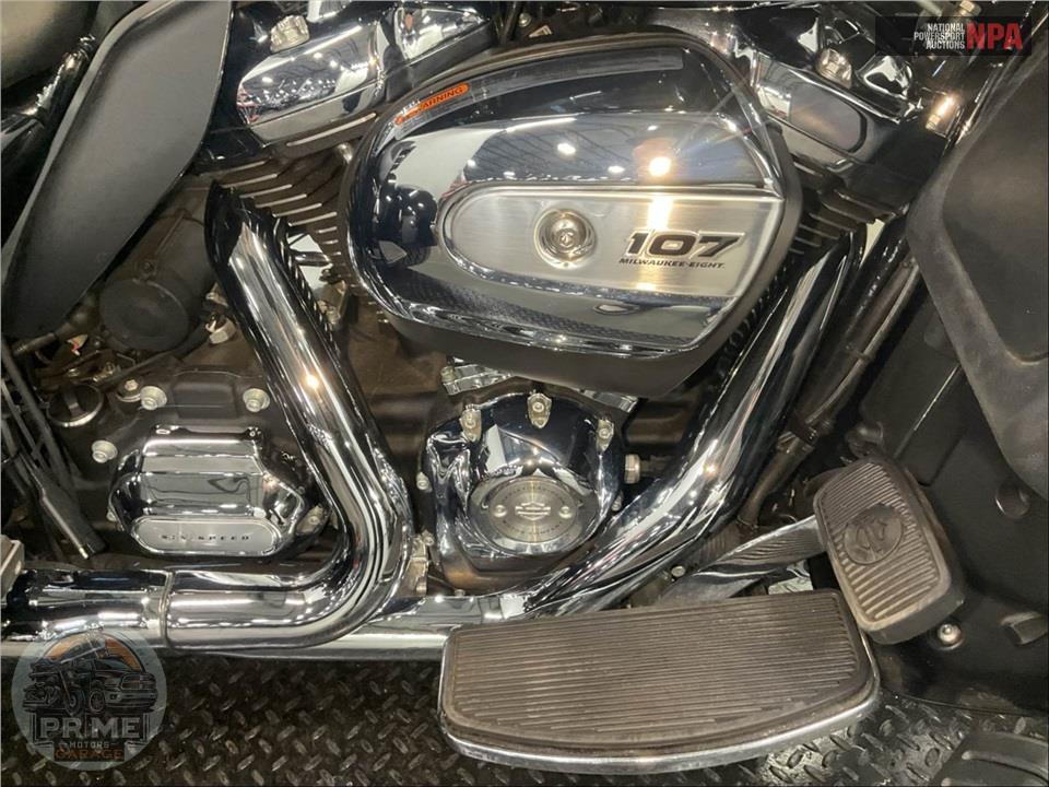 2018 Harley-Davidson FLHTCUTG TRI GLIDE ULTRA — фото 6