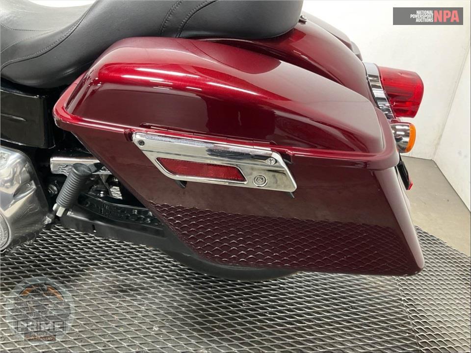2015 Harley-Davidson FLD-103 DYNA SWITCHBACK — фото 19