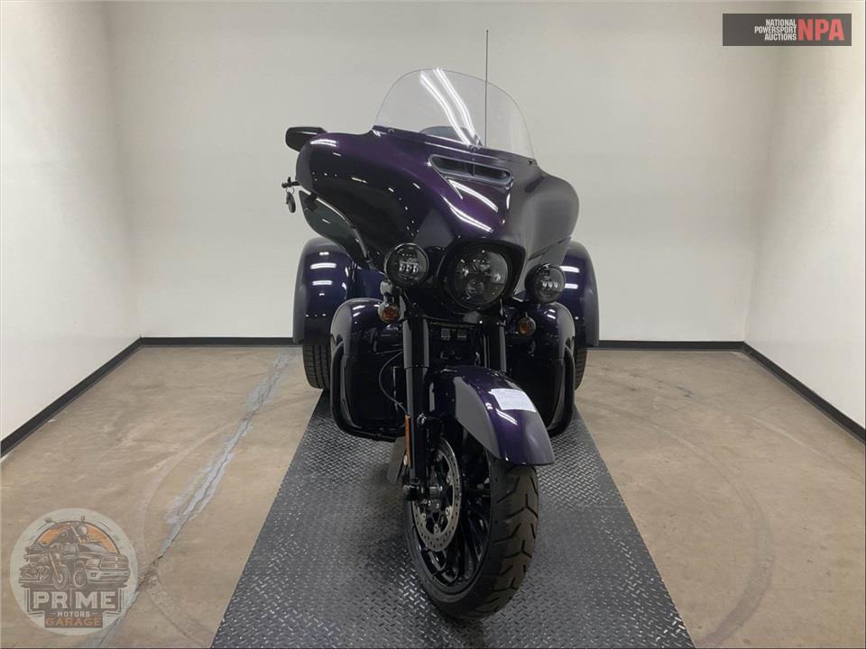 2025 Harley-Davidson FLHTCUTG TRI GLIDE ULTRA CLASSIC — фото 2