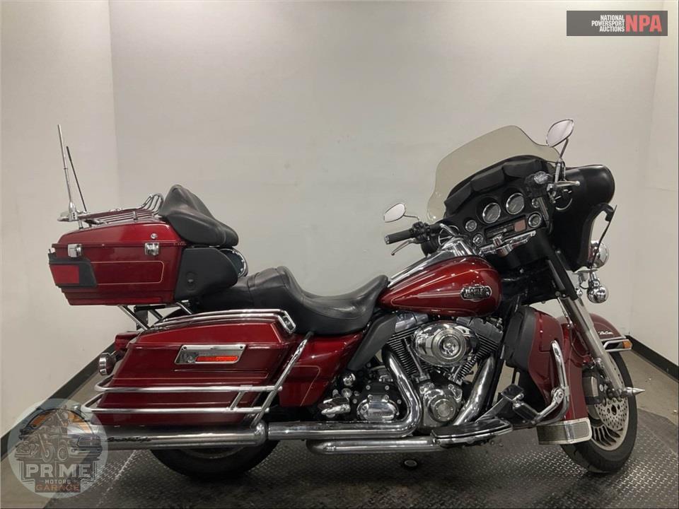 2010 Harley-Davidson FLHTCU ULTRA CLASSIC ELECTRA GLIDE — фото 1