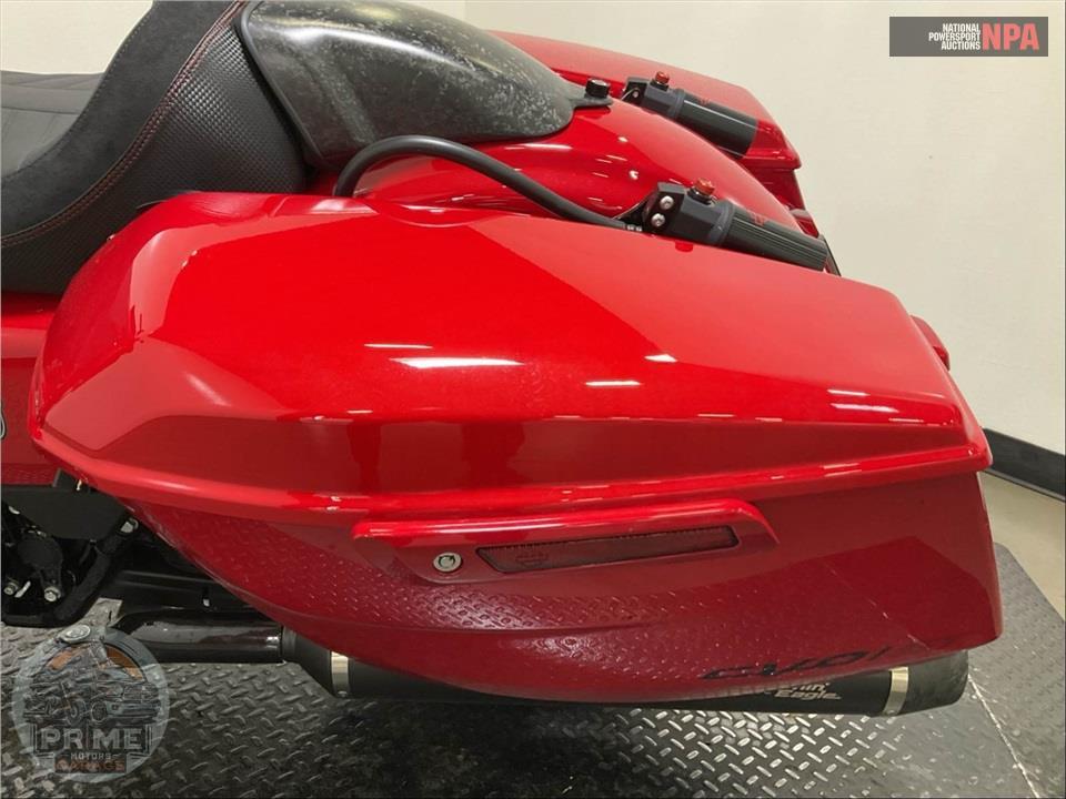 2025 Harley-Davidson FLTRXSTSE CVO ROAD GLIDE ST — фото 15
