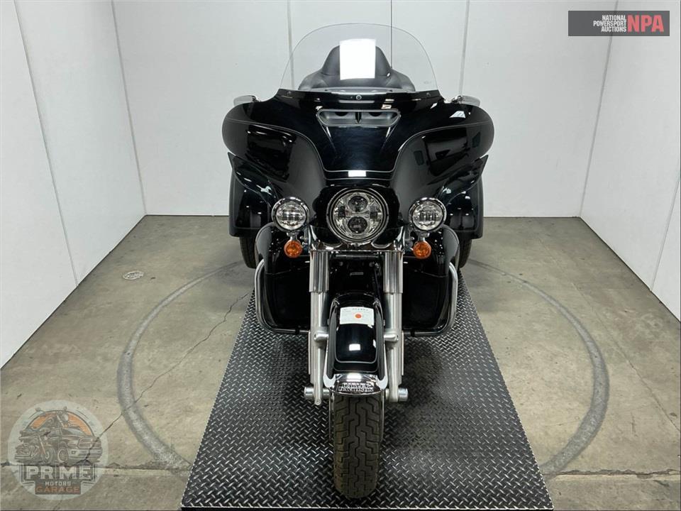 2024 Harley-Davidson FLHTCUTG TRI GLIDE ULTRA CLASSIC — фото 2