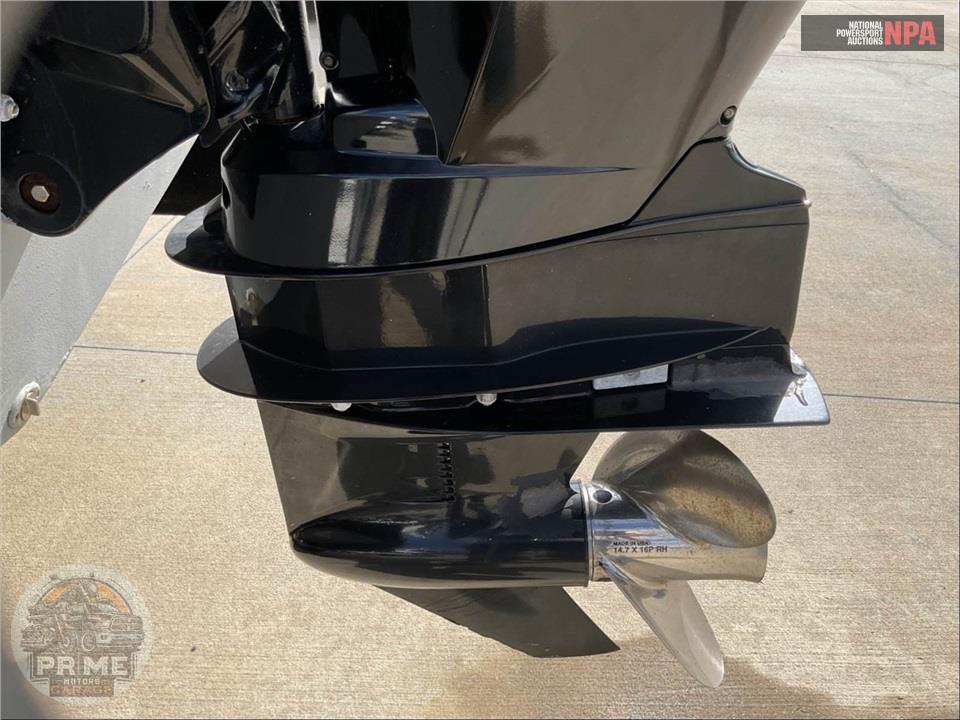 2019 Cobia Boats 220 CENTER CONSOLE L=22/E=1-150HP MERCURY OB — фото 11