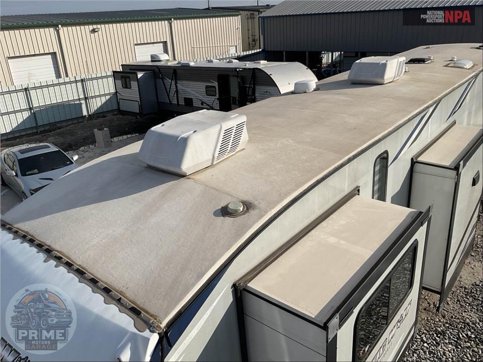 2022 Cherokee By Forest River M-3990SUITE ARCTIC WOLF FIFTH WHEEL SERIES — фото 27