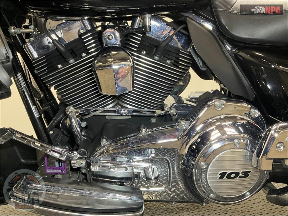 2011 Harley-Davidson FLTRU ROAD GLIDE ULTRA — фото 7