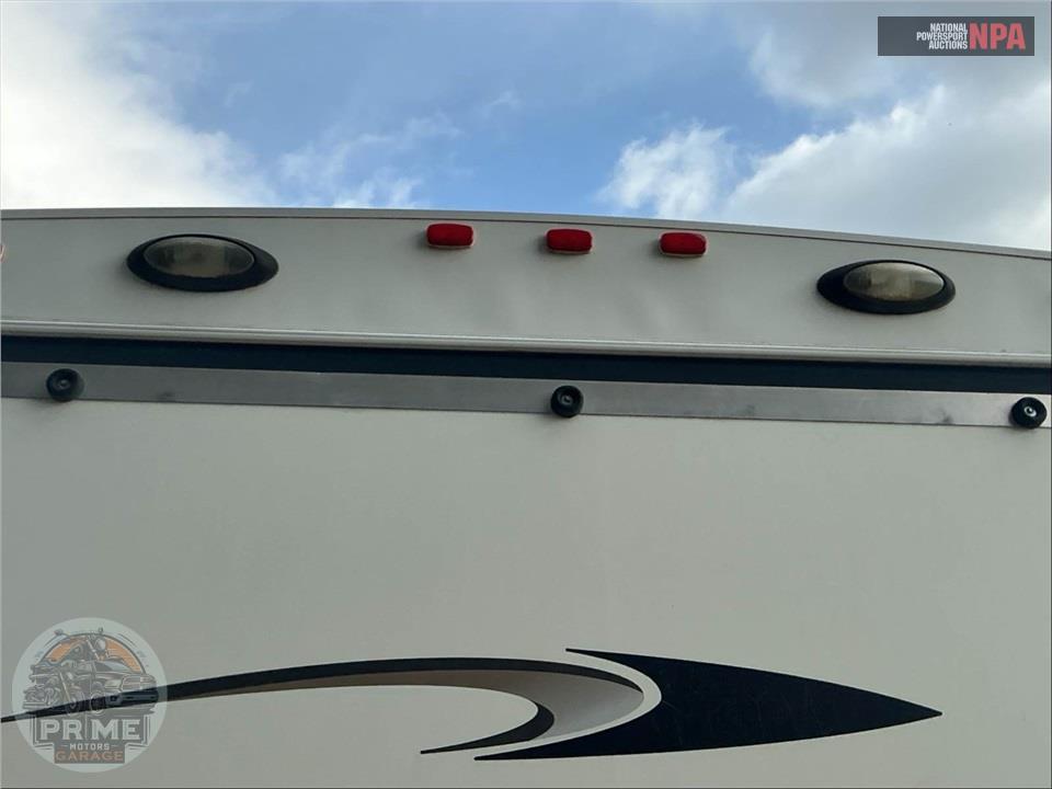2013 Razorback By Dutchmen M-2950 - TOY HAULER SERIES — фото 84