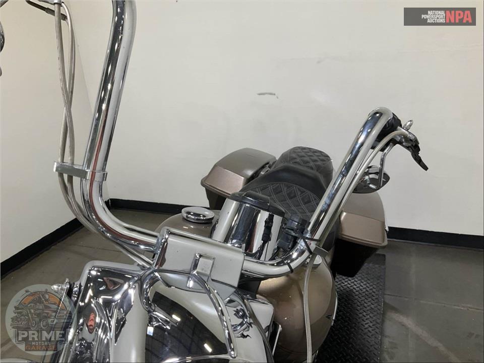 2005 Harley-Davidson FLHRI ROAD KING — фото 28