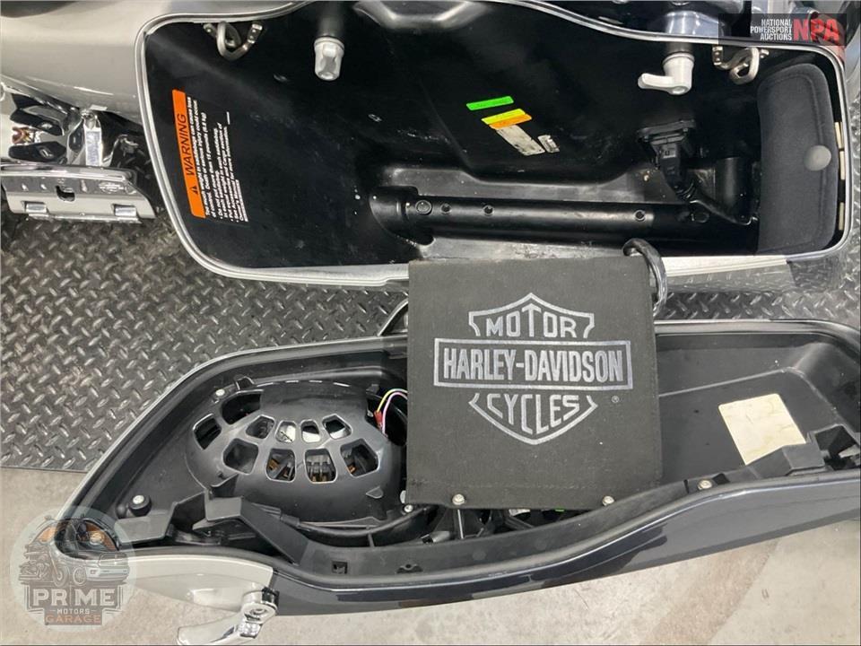 2019 Harley-Davidson FLHXSE CVO STREET GLIDE — фото 19