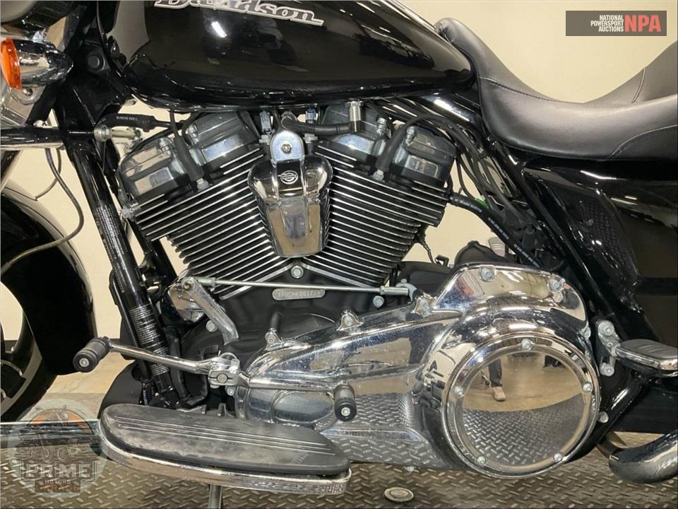 2017 Harley-Davidson FLHX STREET GLIDE — фото 7