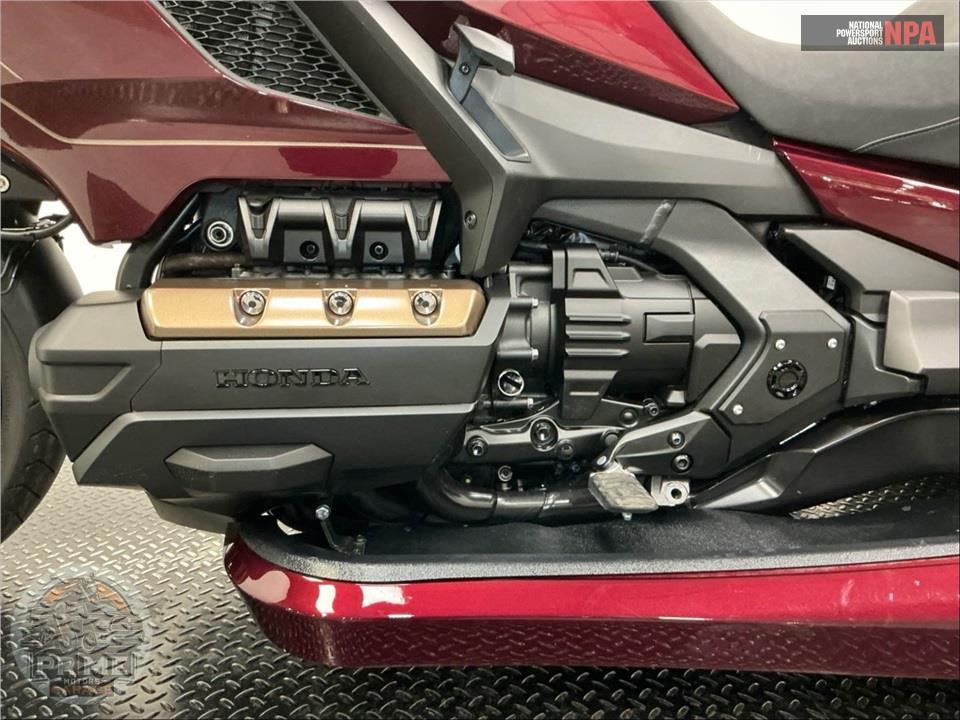 2025 Honda GOLD WING TOUR AUTOMATIC DCT 50TH ANNIVERSARY — фото 7