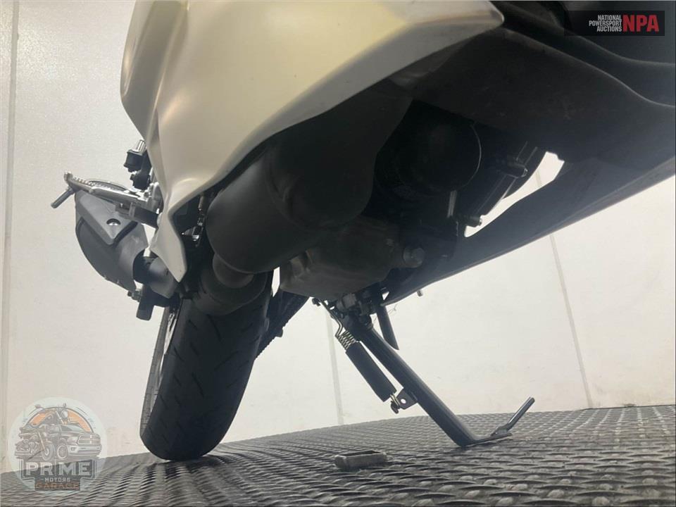 2025 Yamaha YZF-R3 — фото 10
