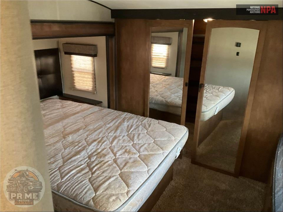 2017 Grand Design Recreational Vehicles M-367BHS - REFLECTION FIFTH WHEEL SERIES — фото 11