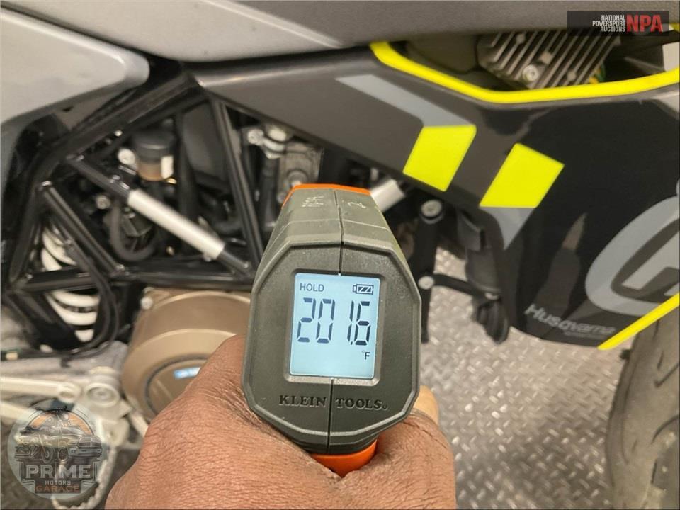 2023 Husqvarna 701 SUPERMOTO — фото 8