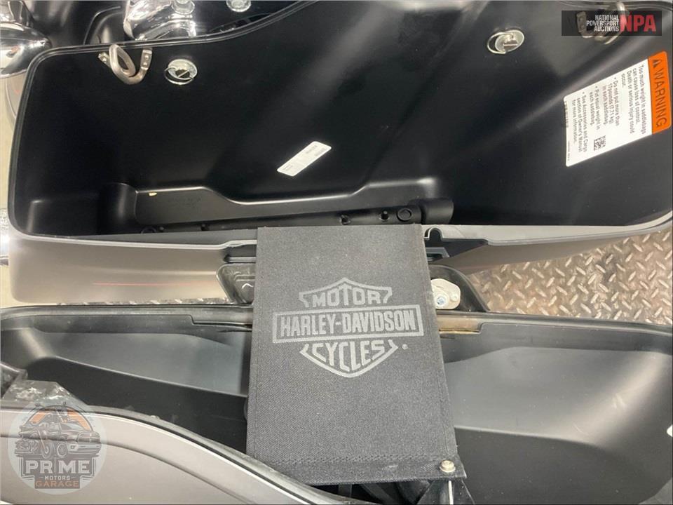 2015 Harley-Davidson FLHXS STREET GLIDE SPECIAL — фото 17