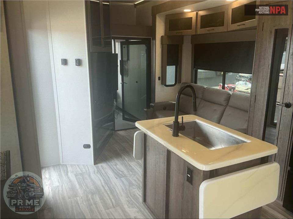 2022 Alliance Rv M-42V13 - VALOR FIFTH WHEEL SERIES — фото 8