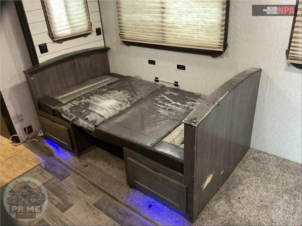2019 Crossroads Rv M-253 RB - SUNSET TRAIL SUPER LITE SERIES — фото 13
