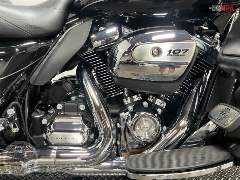 2017 Harley-Davidson FLHTK ULTRA LIMITED — фото 6