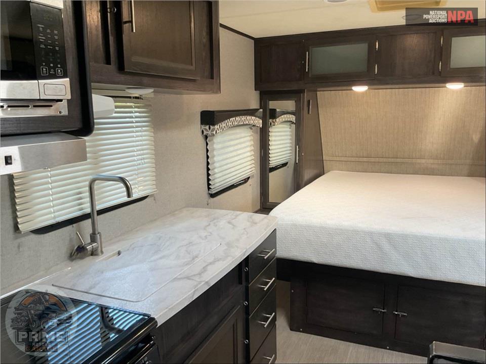 2019 Kodiak By Dutchmen M-201QB - ULTRA LITE SERIES — фото 9
