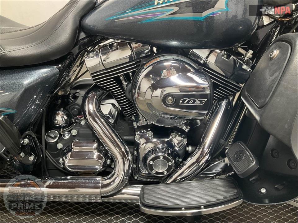 2015 Harley-Davidson FLHTCUL ULTRA CLASSIC LOW — фото 6