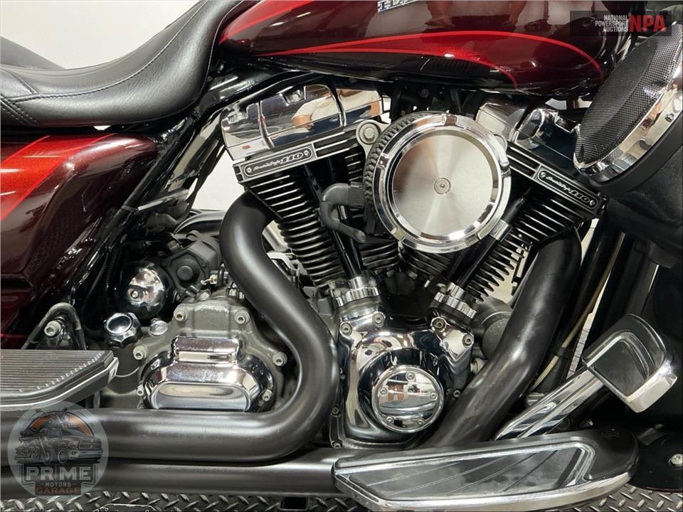 2015 Harley-Davidson FLTRUSE CVO ROAD GLIDE ULTRA — фото 6