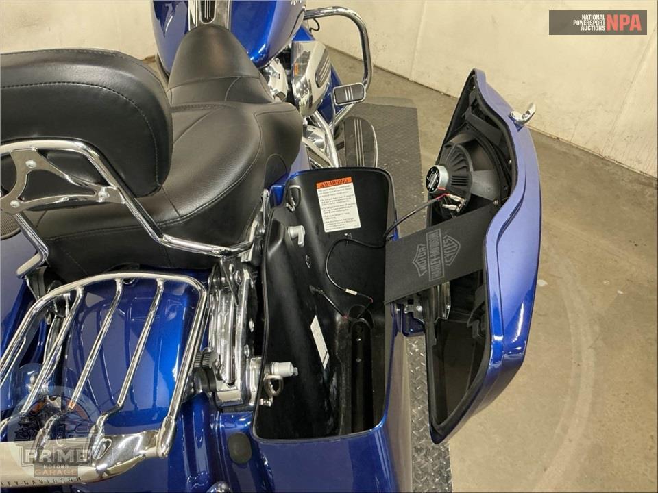 2017 Harley-Davidson FLHXS STREET GLIDE SPECIAL — фото 21