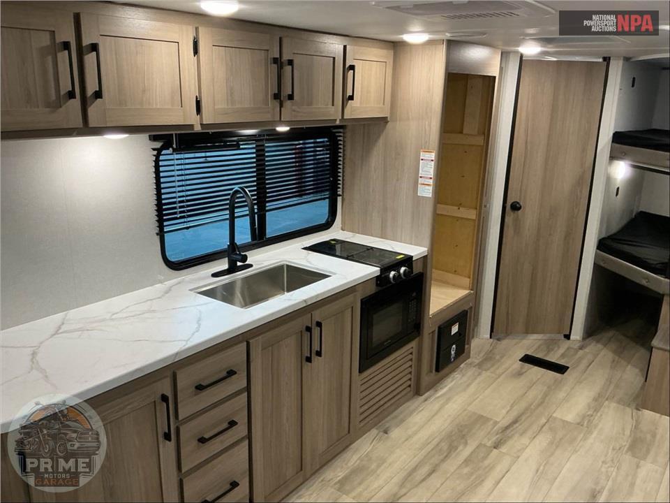 2025 Keystone Rv M-26 BX - COLEMAN LIGHT SERIES — фото 7
