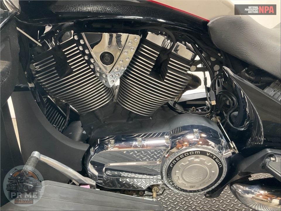 2014 Victory Motorcycles CROSS COUNTRY TOUR (TWO-TONE) — фото 7