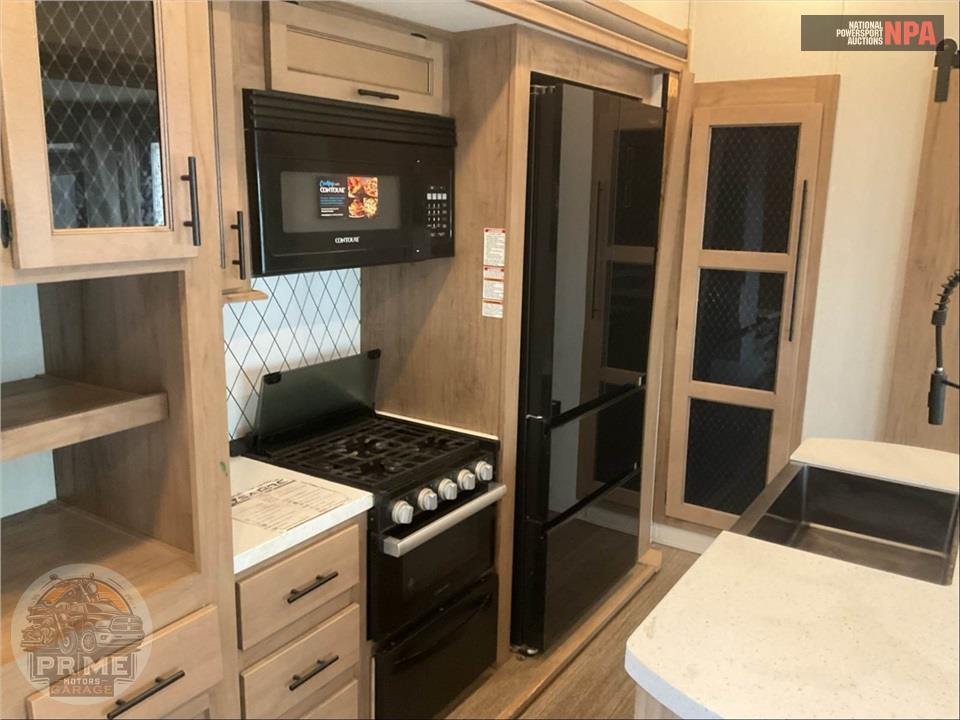 2023 Sabre By Forest River M-38DBQ - FIFTH WHEEL SERIES — фото 29