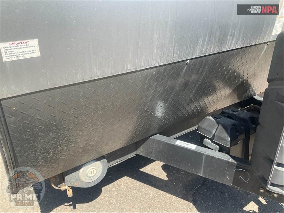 2017 Coachmen By Forest River M-22 TH - CATALINA TRAIL BLAZER TOY HAULER SERIES — фото 28