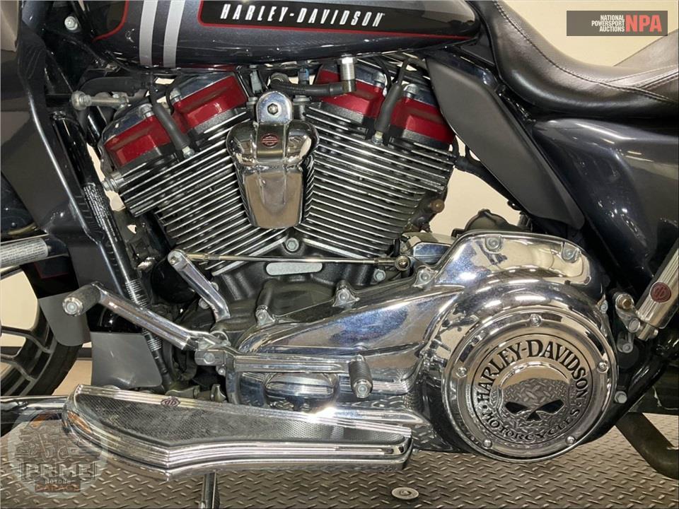 2019 Harley-Davidson FLTRXSE CVO ROAD GLIDE — фото 7