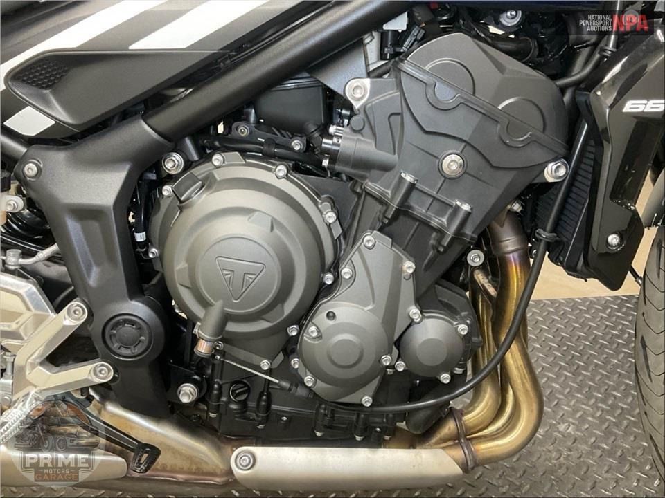 2025 Triumph TRIDENT 660 (TWO TONE) — фото 7