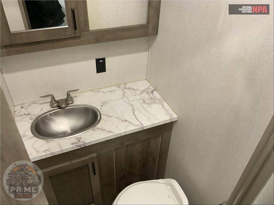 2020 Keystone Rv M-32 FWBH SPRINTER CAMPFIRE EDITION FIFTH WHEEL SERIES — фото 17
