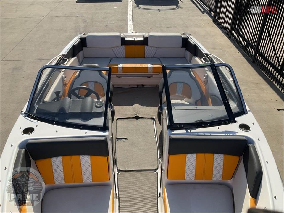 2017 Glastron Boat GTS207/BR(**) GTS SERIES L=22/E=1 200HP BRP JD — фото 9