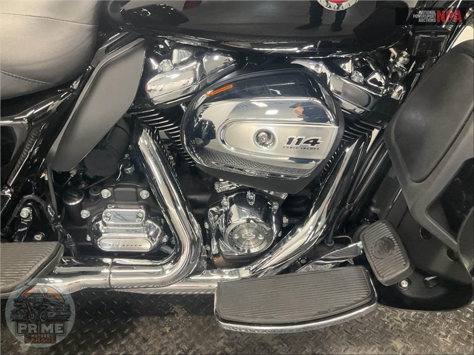 2022 Harley-Davidson FLHTCUTG TRI GLIDE ULTRA CLASSIC — фото 6