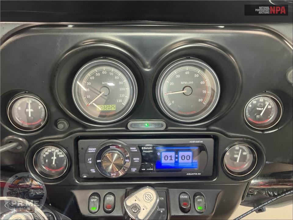 2012 Harley-Davidson FLHTCU UL CLSC EL GLIDE — фото 5