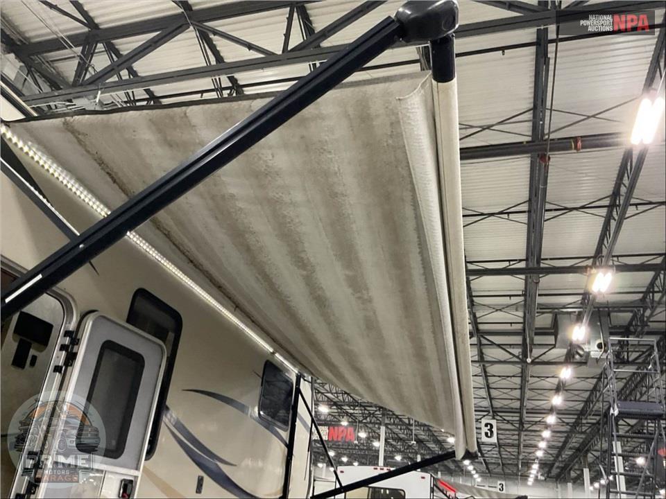 2016 Salem By Forest River M-327RE - HEMISPHERE LITE FIFTH WHEEL SERIES — фото 40