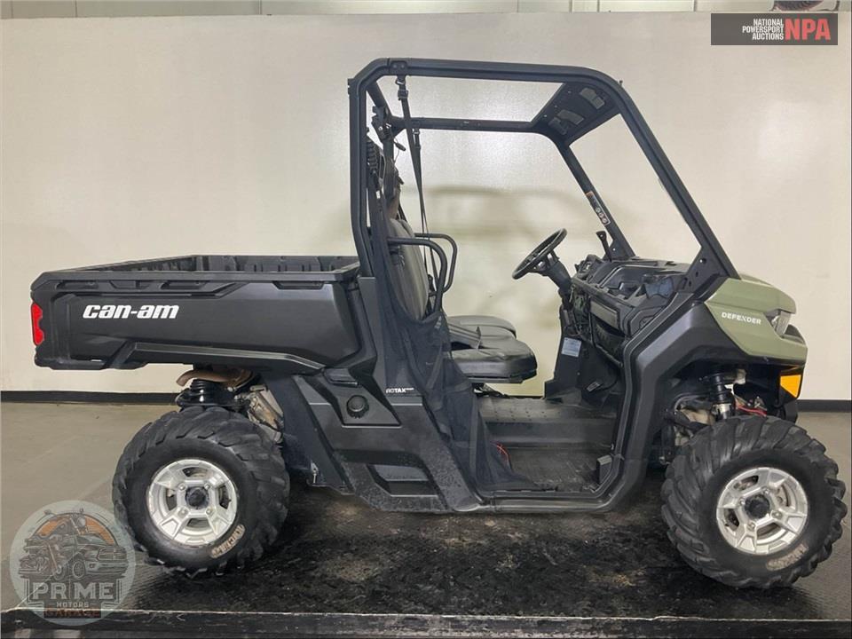 2016 CAN-AM DEFENDER HD8