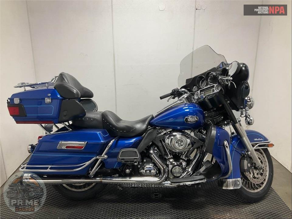 2010 Harley-Davidson FLHTCU ULTRA CLASSIC ELECTRA GLIDE — фото 1