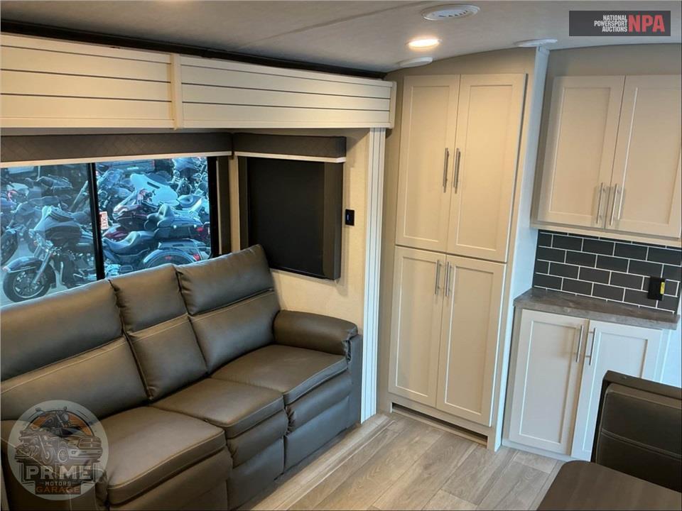 2025 Keystone Rv M-25 MLE - COUGAR SERIES — фото 9