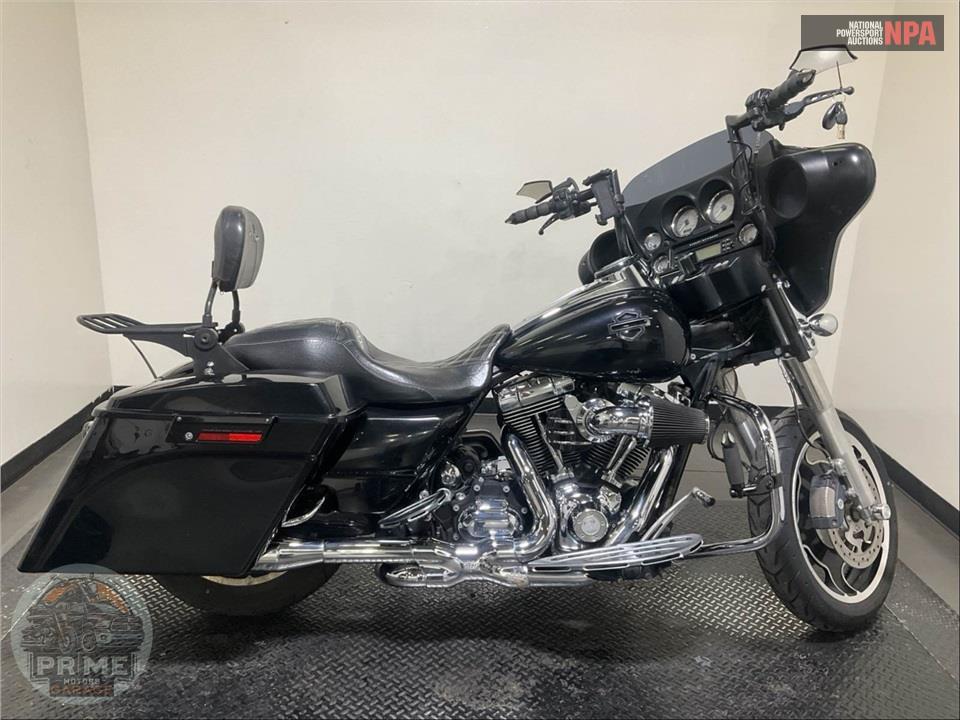 2011 Harley-Davidson FLHX STREET GLIDE — фото 1