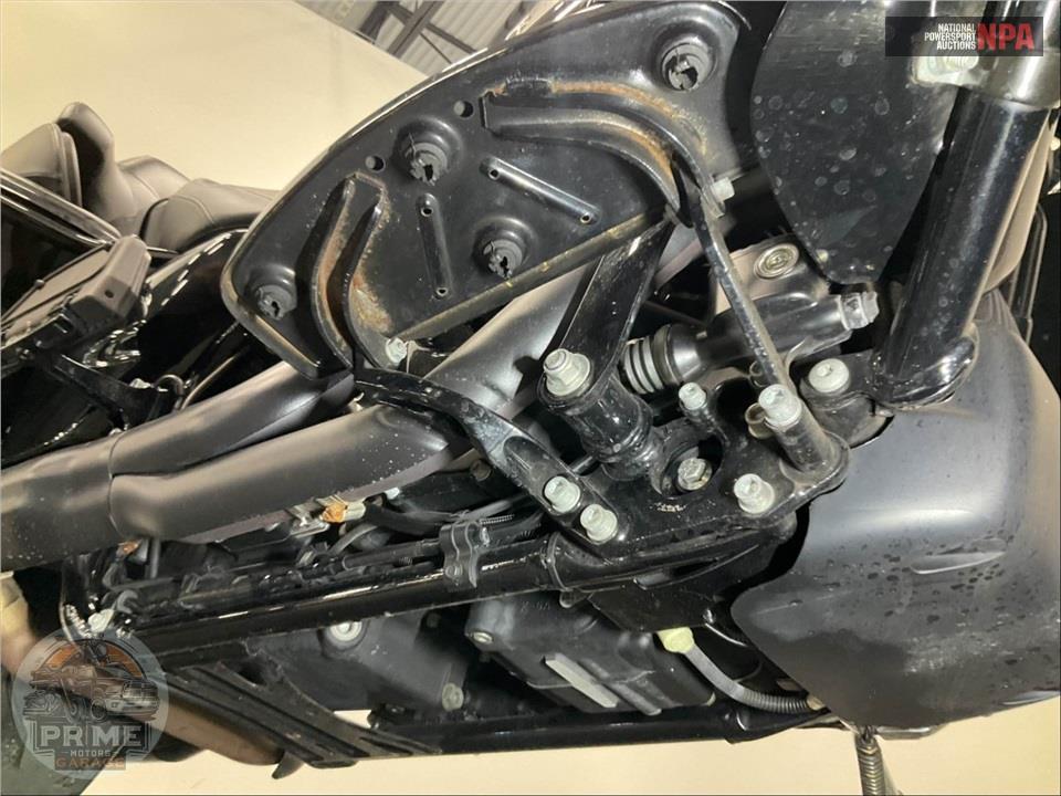 2021 Harley-Davidson FLHTK ULTRA LIMITED — фото 12