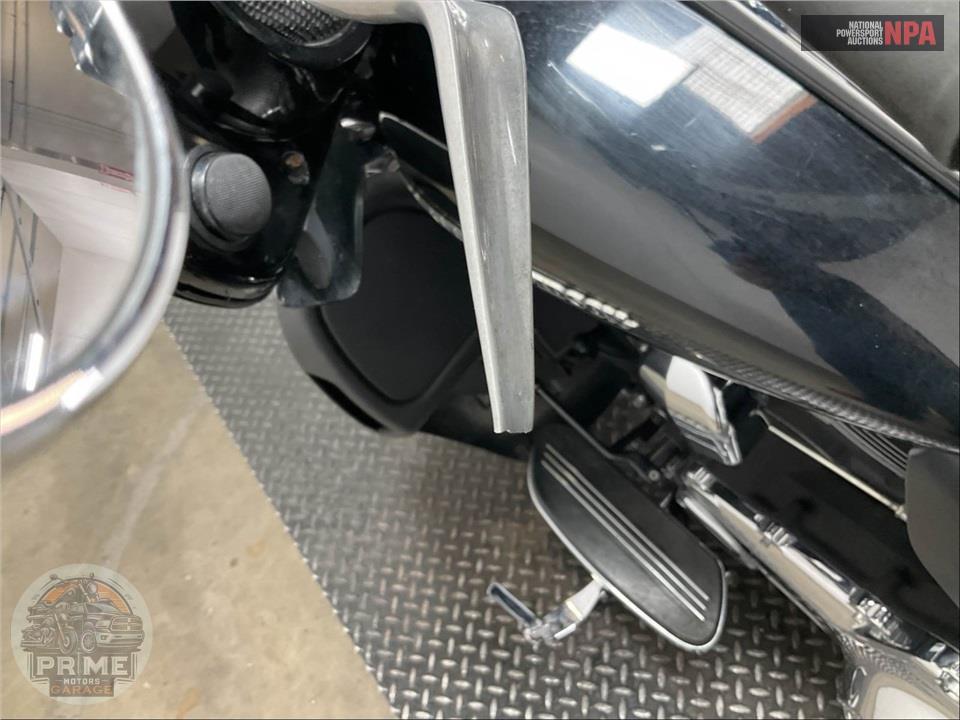 2014 Harley-Davidson FLHTK ELECTRA GLIDE ULTRA LIMITED — фото 33