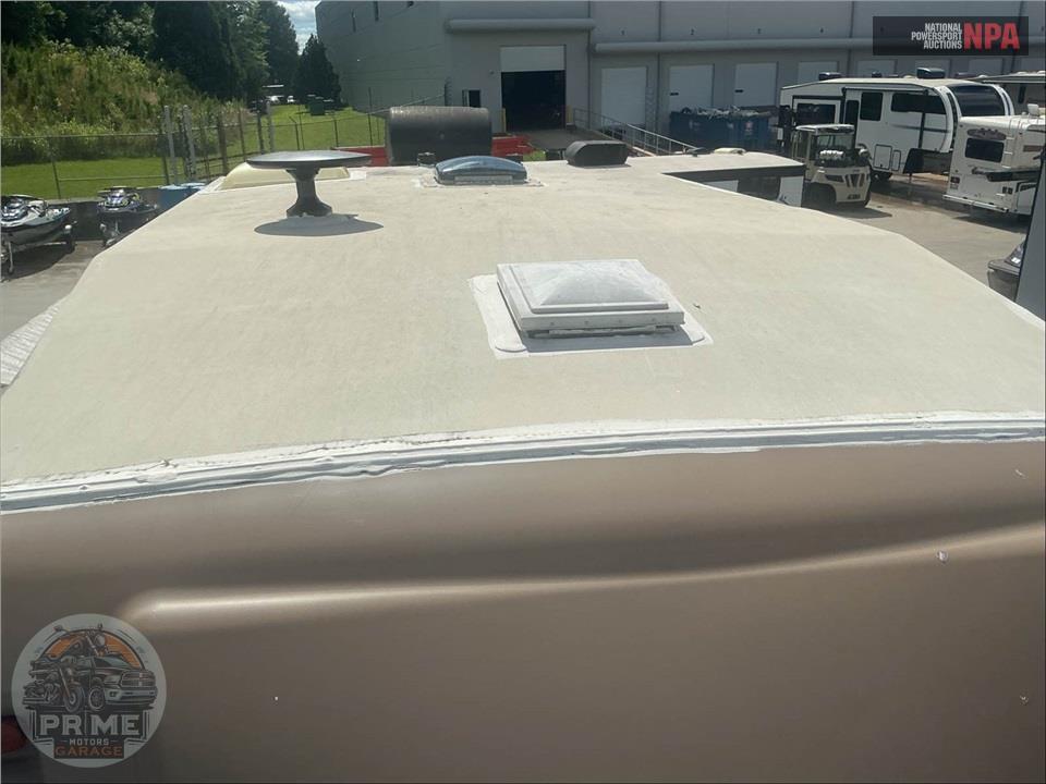2017 Rockwood By Forest River M-8288WSA - SIGNATURE ULTRA LITE FIFTH WHEEL SERIES — фото 31