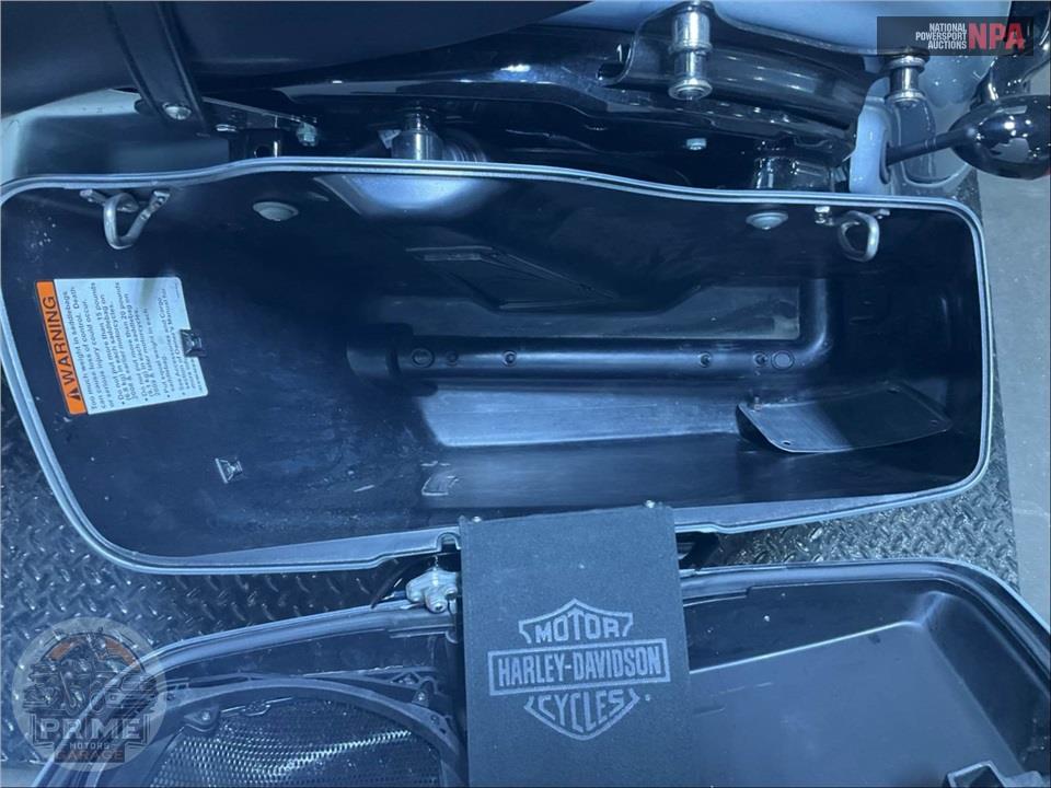 2019 Harley-Davidson FLHXS STREET GLIDE SPECIAL — фото 20